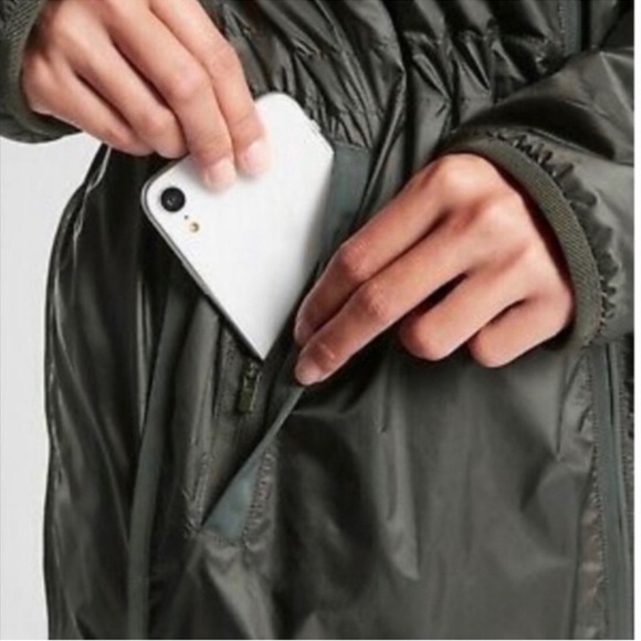 Athleta Summit Insulated Parka S Mountain Olive Primaloft Eco Recycled Nylon NEW - Picture 4 of 10